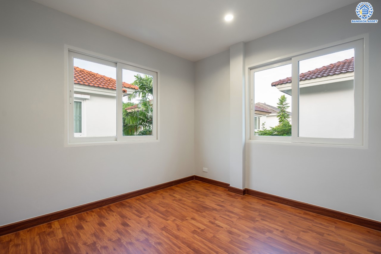 บ้านมือสองตกแต่งใหม่ ม.คาซ่าวิลล์ ราชพฤกษ์-รัตนาธิเบศร์2 แบรนด์ Q.House ต่อเติมครบพร้อมเข้าอยู่ เนื้อที่ 53.2 ตร.ว. ฟังก์ชันจัดเต็ม 3 ห้องนอน 3 ห้องน้ำ 1ห้องอเนกประสงค์ จอดรถได้ 2 คัน บนทำเลศักยภาพ ติดถนนราชพฤกษ์ และเพียง 10 นาทีถึงรถไฟฟ้า "สถานีบางรักน้อยท่าอิฐ"